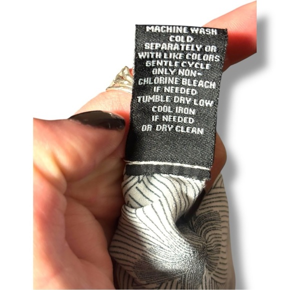 Premise Blue/Gray Floral Geometric Print High-Low 1/2 Silver Zip Front Blouse - Picture 8 of 16